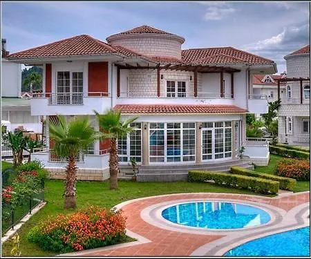 Tropicano Family Villas *